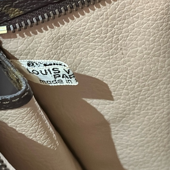 Authentic Louis Vuitton Vintage Monogram Toiletry 26 Beautiful Vintage Pouch 🔥 - Picture 13 of 13